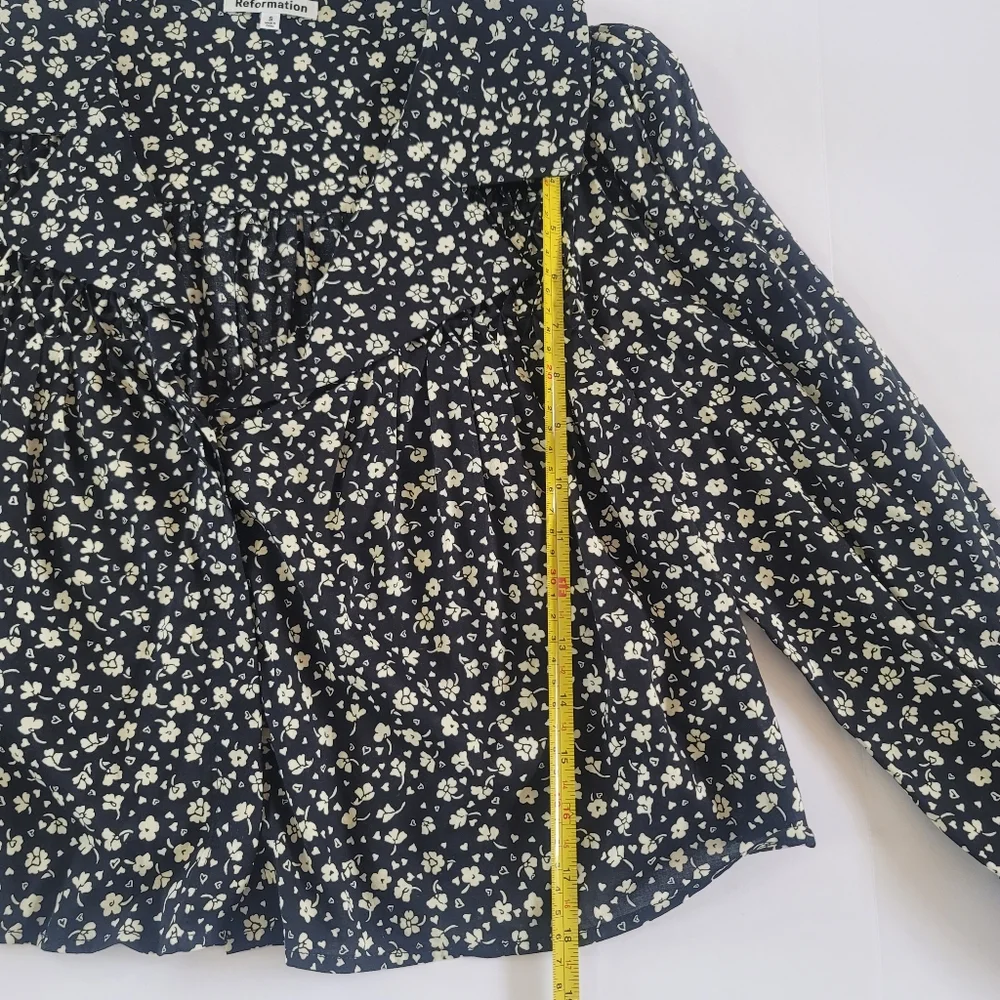 Reformation Black Floral Cropped V-neck Ruffle Blouse, S, Cottagecore Romantic - Picture 7 of 11